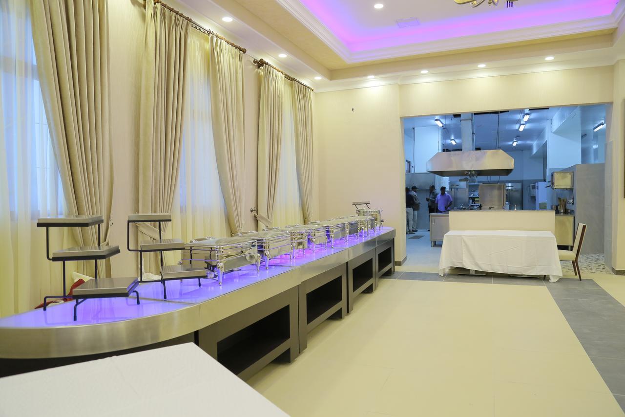 Sapphire Addis Hotel Bagian luar foto