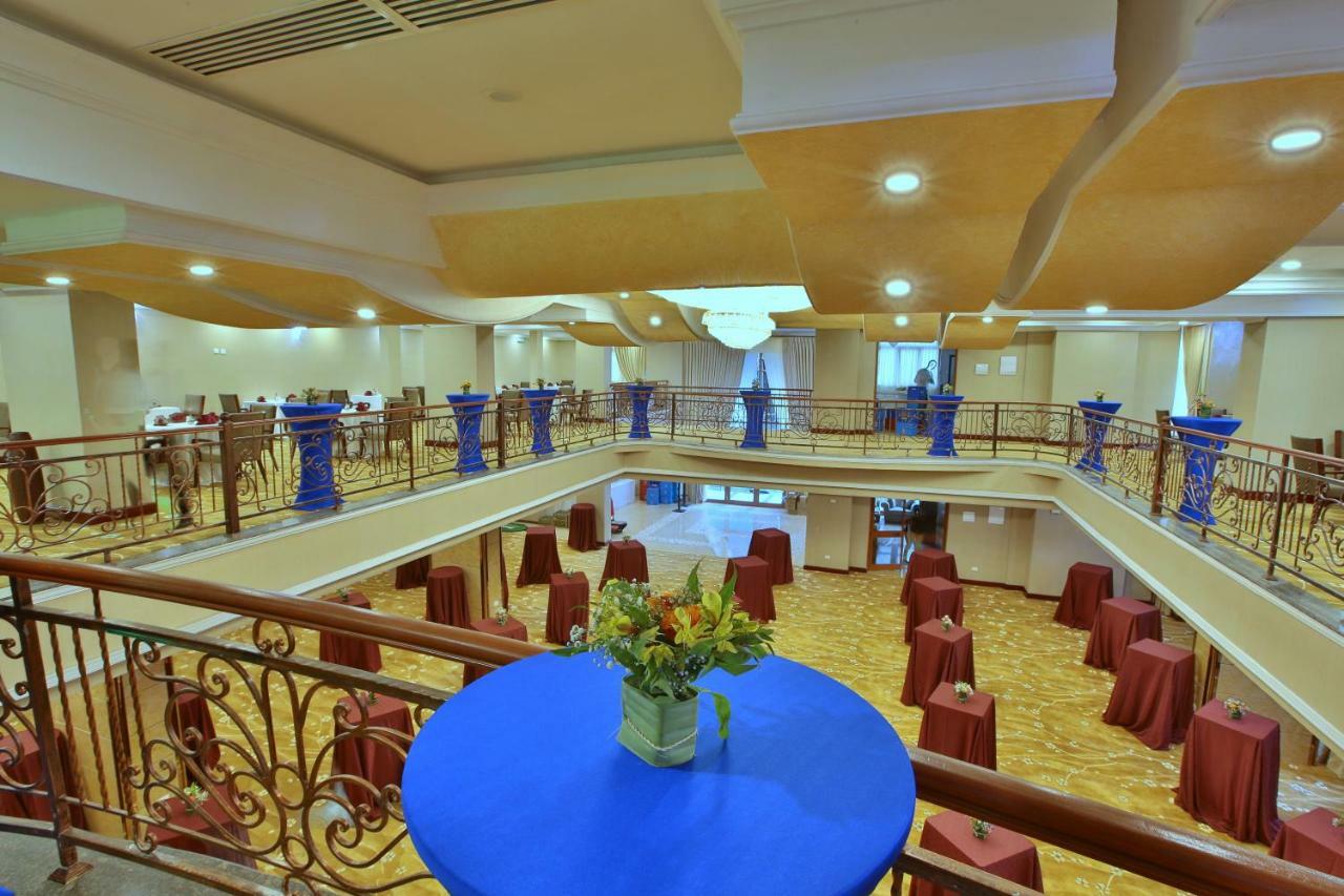 Sapphire Addis Hotel Bagian luar foto